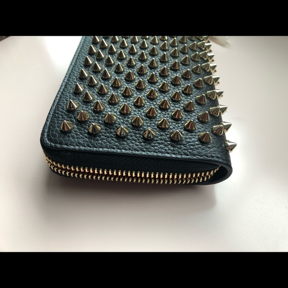 CHRISTIAN LOUBOUTIN-AUTHENTIC NWT Spike WALLET - Picture 9 of 15